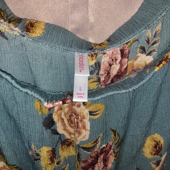 ☀️Xhilaration floral romper - Picture 4 of 5